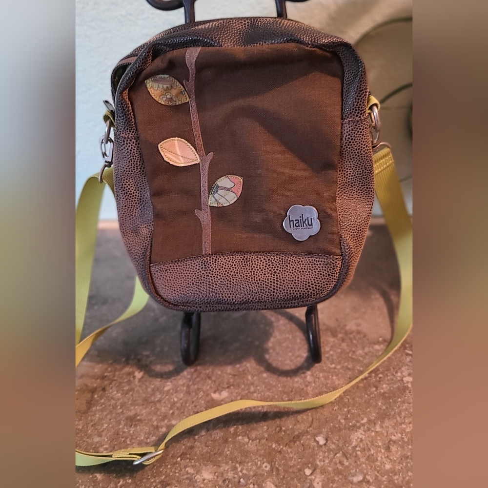 Haiku crossbody